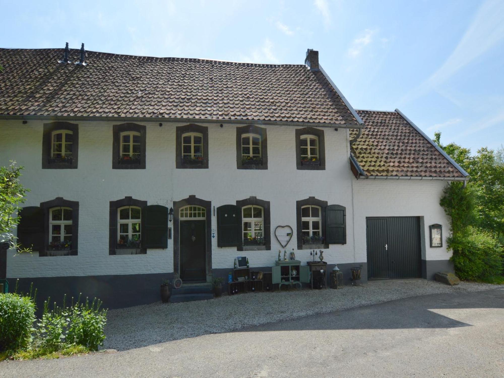 Stunning Holiday Home Near Forest In Slenaken Zewnętrze zdjęcie